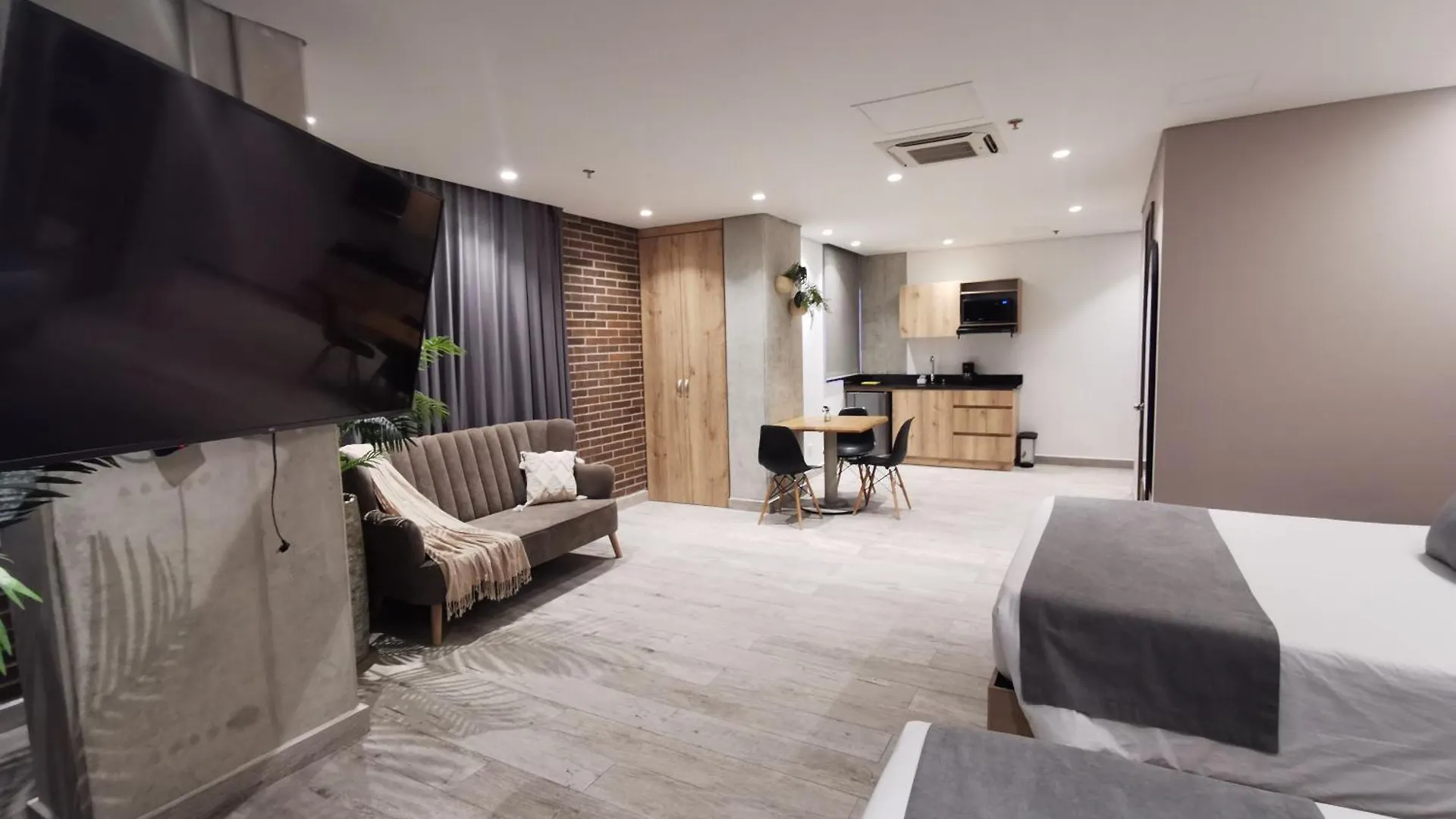 Eutopiq Hotel 麦德林 4*,  哥伦比亚